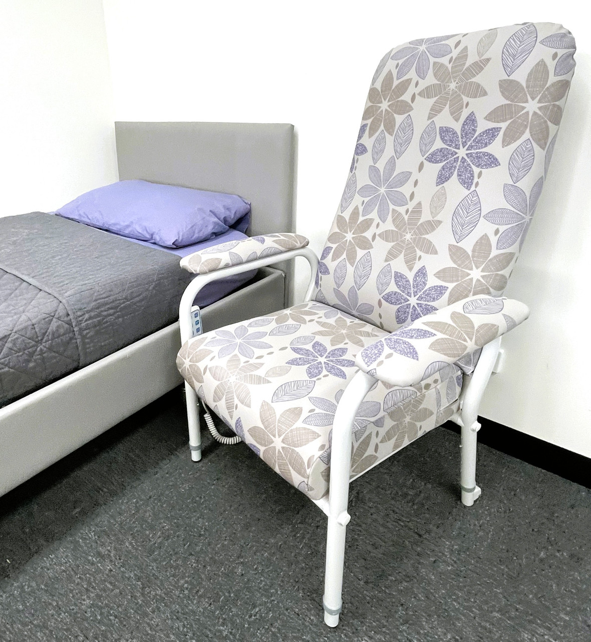 High Back Day Chair - Image 4